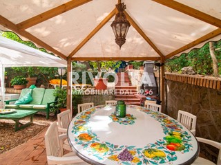 Quadrilocale in Vendita a Roma, 640'000&euro;, 227 m²