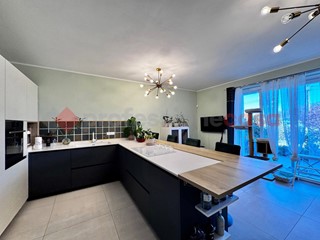 Trilocale in Vendita a Meina, 220'000&euro;, 80 m², con Box