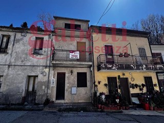 Appartamento in Vendita a Mangone, 18'000&euro;, 120 m²