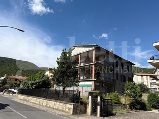 Quadrilocale in Vendita a Lugnano in Teverina, 75'000&euro;, 165 m²