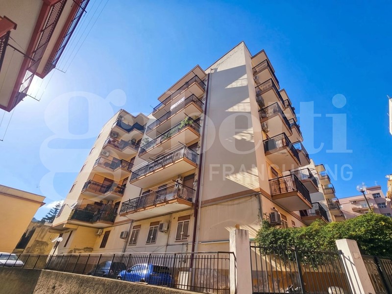 Trilocale in Vendita a Messina, 118'000&euro;, 107 m²