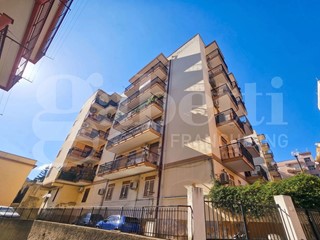 Trilocale in Vendita a Messina, 118'000&euro;, 107 m²