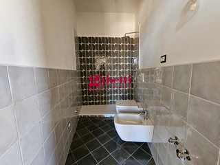 Trilocale in Vendita a Firenze, 240'000&euro;, 66 m²
