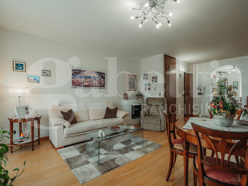 Quadrilocale in Vendita a Pinerolo, 160'000&euro;, 104 m², con Box