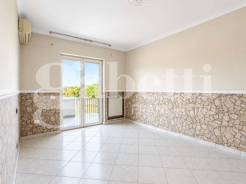Trilocale in Vendita a Villaricca, 109'000&euro;, 70 m²