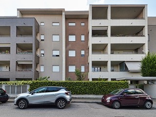 Trilocale in Vendita a Lissone, 269'000&euro;, 117 m², con Box