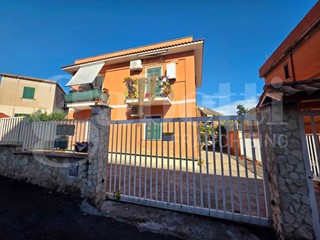 Bilocale in Vendita a Roma, 149'000&euro;, 42 m², arredato