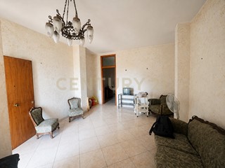 Trilocale in Vendita a Misterbianco, 90'000&euro;, 103 m², arredato