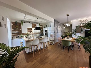 Appartamento in Vendita a Mazara del Vallo, 130 m², arredato