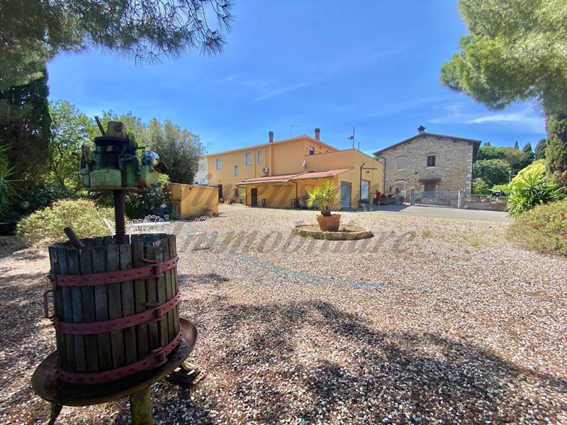 Appartamento in Vendita a Rosignano Marittimo, zona Castelnuovo Della Misericordia, 580'000&euro;, 286 m², arredato, con Box