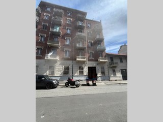Bilocale in Vendita a Torino, zona Regio Parco, 62'000&euro;, 61 m²