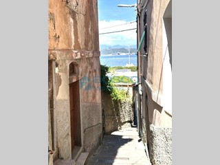 Trilocale in Vendita a La Spezia, 80'000&euro;, 60 m²