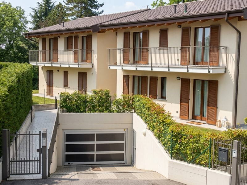 Trilocale in Affitto a Albiolo, 1'000&euro;, 75 m², con Box