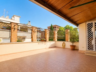 Appartamento in Vendita a Roma, 140 m²