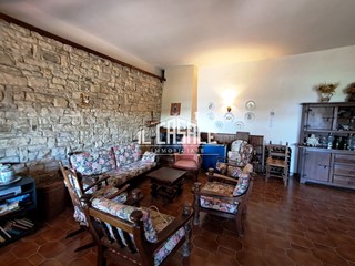 Appartamento in Vendita a Reggello, zona Pian Di Melosa, 155'000&euro;, 120 m²