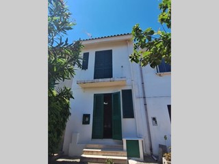 Quadrilocale in Vendita a Messina, 70'000&euro;, 94 m²