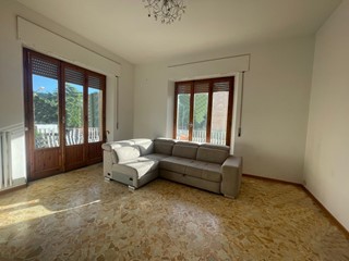 Quadrilocale in Vendita a Colle di Val D'Elsa, 178'000&euro;, 111 m², con Box