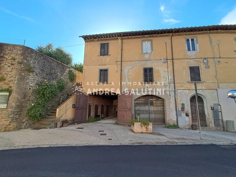 Quadrilocale in Vendita a Buti, zona Cascine, 49'000&euro;, 89 m², con Box