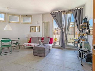 Attico in Vendita a Pontedera, 158'000&euro;, 61 m², arredato, con Box