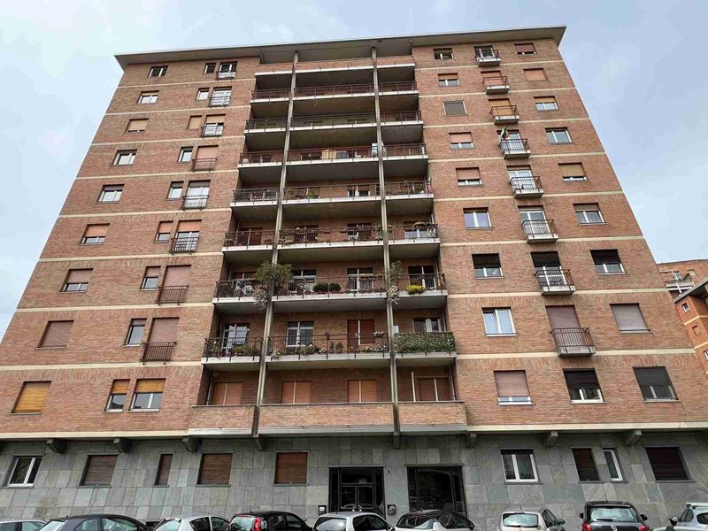 Trilocale in Vendita a Torino, 102'000&euro;, 83 m²