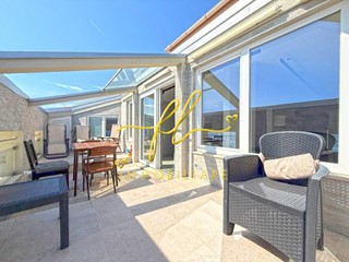 Attico in Vendita a Cecina, zona Cecina Marina, 450'000&euro;, 159 m²