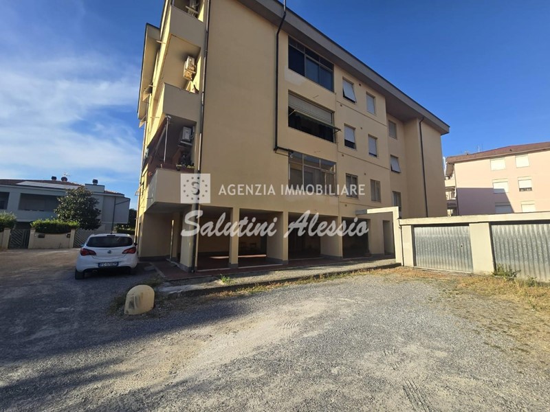 Quadrilocale in Vendita a Calcinaia, zona Fornacette, 169'000&euro;, 80 m², con Box
