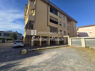 Quadrilocale in Vendita a Calcinaia, zona Fornacette, 169'000&euro;, 80 m², con Box