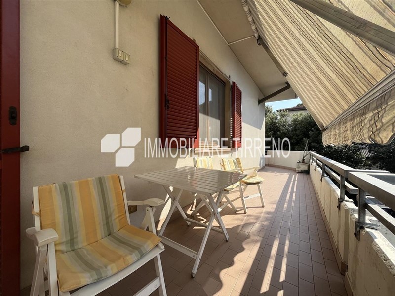 Appartamento in Vendita a Massa, zona Ronchi, 359'000&euro;, 130 m², arredato