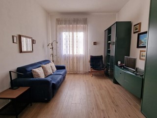 Trilocale in Vendita a Viareggio, zona Torre Del Lago Puccini, 170'000&euro;, 65 m², arredato