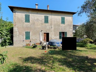 Appartamento in Vendita a Fivizzano, 63'750&euro;, 196 m², arredato