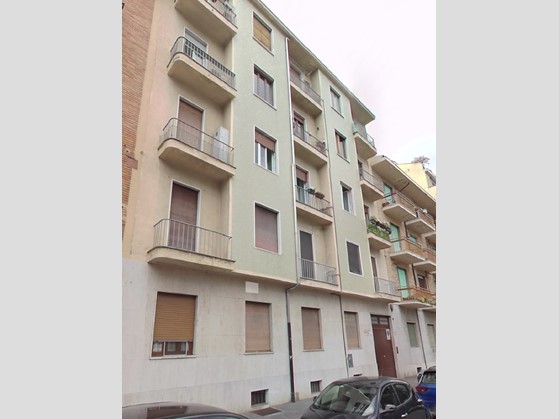 Quadrilocale in Vendita a Torino, 54'300&euro;, 106 m²