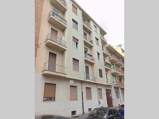 Quadrilocale in Vendita a Torino, 54'300&euro;, 106 m²