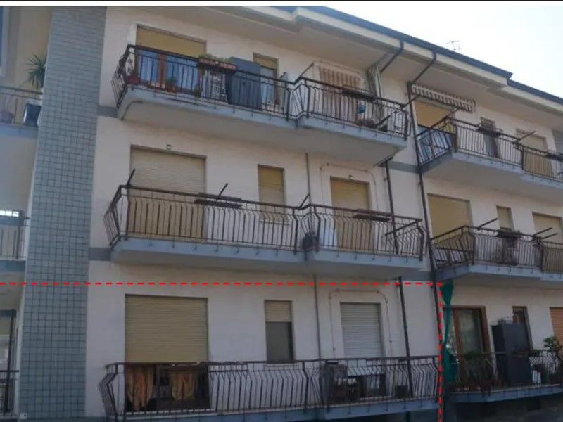 Trilocale in Vendita a Cuorgnè, 32'775&euro;, 78 m²