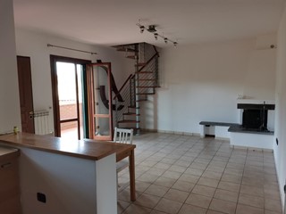 Appartamento in Vendita a Casole d'Elsa, zona Cavallano, 180'000&euro;, 95 m², arredato, con Box