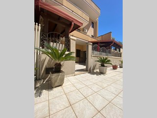 Trilocale in Vendita a Surbo, 125'000&euro;, 95 m², con Box