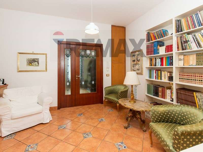 Appartamento in Vendita a Aci Castello, 265'000&euro;, 130 m²