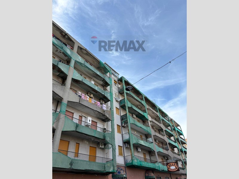 Appartamento in Vendita a Siracusa, 65'000&euro;, 98 m²