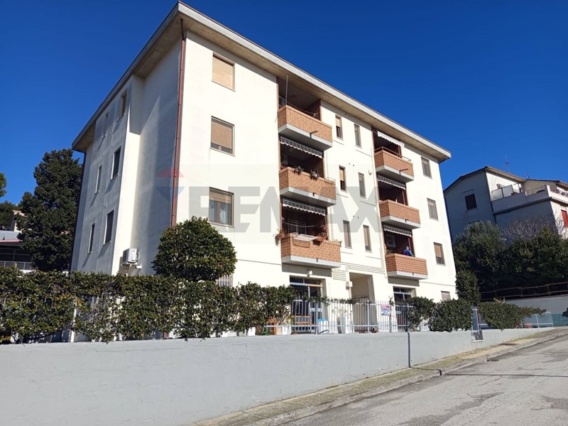 Quadrilocale in Vendita a Montefano, 74'000&euro;, 128 m²