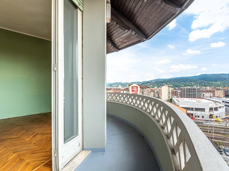 Appartamento in Vendita a Torino, 490'000&euro;, 182 m²