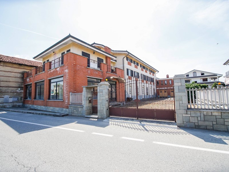Appartamento in Vendita a Volpiano, 590'000&euro;, 1000 m²