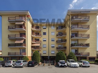 Appartamento in Vendita a Varese, 260'000&euro;, 170 m²