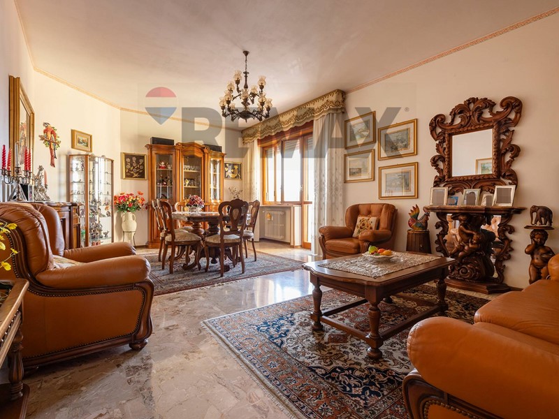 Appartamento in Vendita a Varese, 260'000&euro;, 165 m²