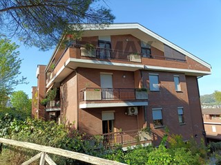 Quadrilocale in Affitto a Perugia, 1'000&euro;, 135 m²