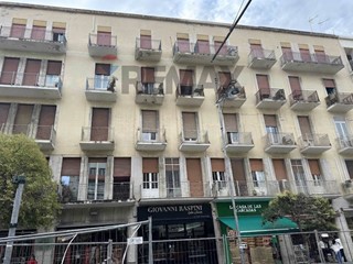 Appartamento in Vendita a Messina, 480'000&euro;, 260 m²