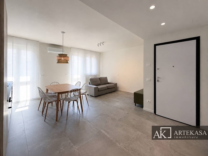 Bilocale in Affitto a Novara, 800&euro;, 74 m²