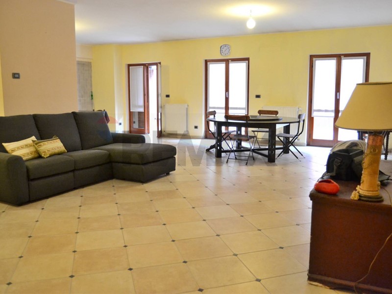 Appartamento in Affitto a Borzonasca, 800&euro;, 180 m²