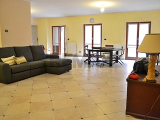 Appartamento in Affitto a Borzonasca, 800&euro;, 180 m²