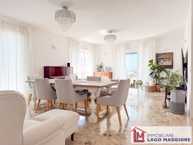 Appartamento in Vendita a Ispra, 275'000&euro;, 157 m²