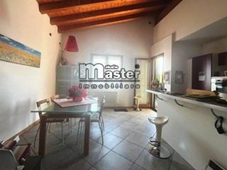 Quadrilocale in Vendita a Paese, 297'000&euro;, 205 m²