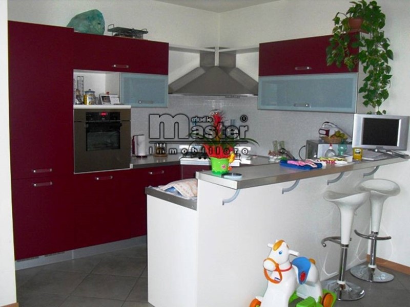 Quadrilocale in Vendita a Paese, 297'000&euro;, 205 m²